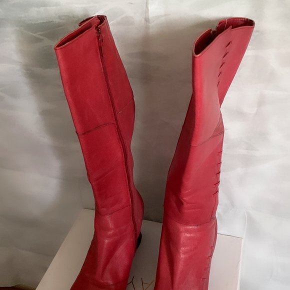 boots - Picture 2 of 5